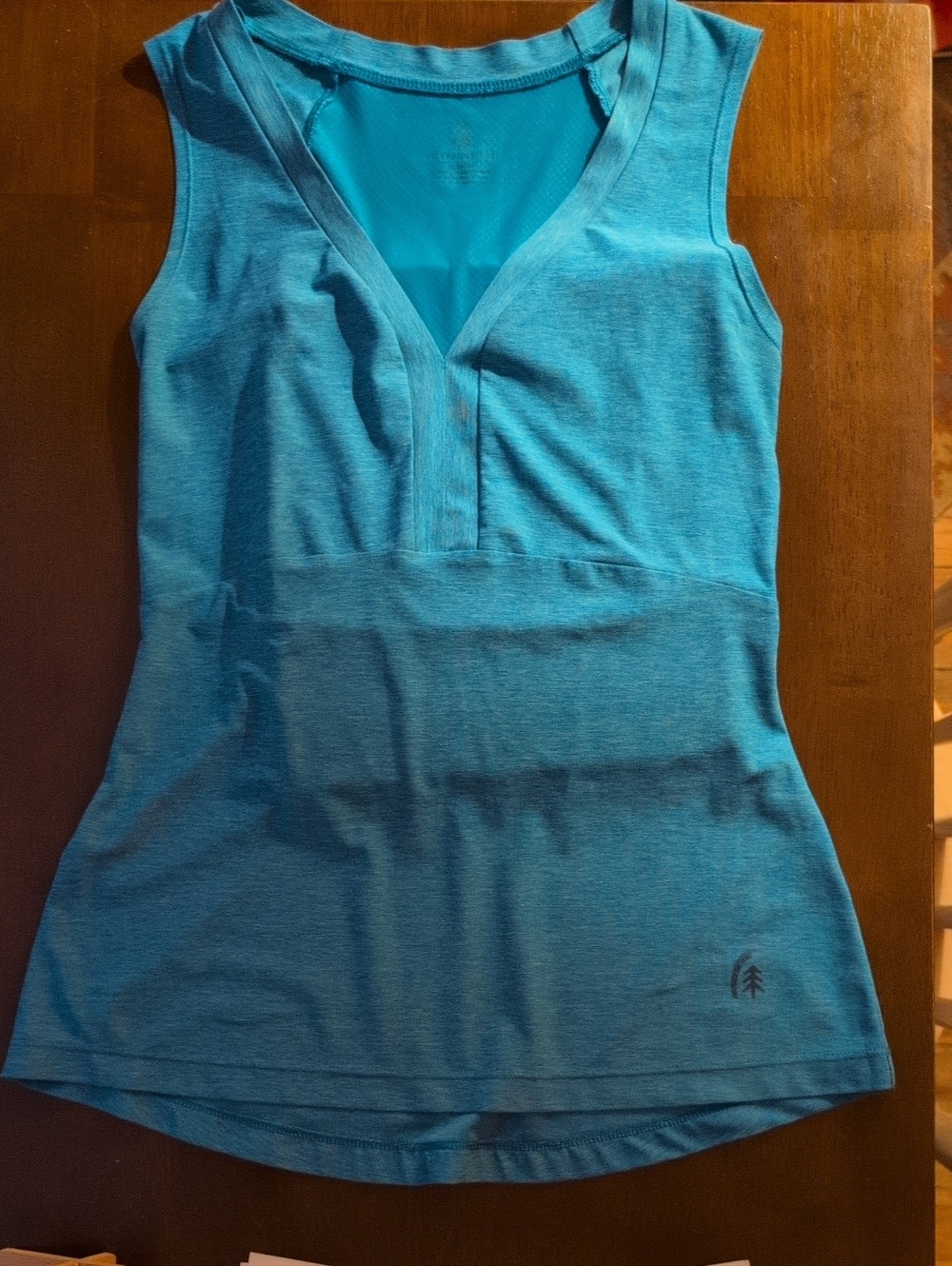 V-Neck Performance Tank Top in French Blue